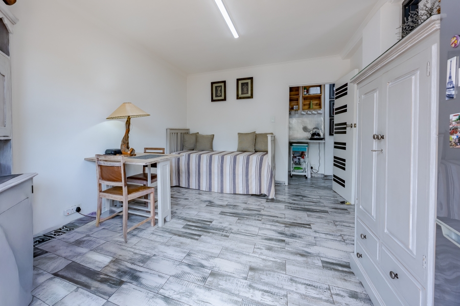 6 Bedroom Property for Sale in Flamingo Vlei Western Cape